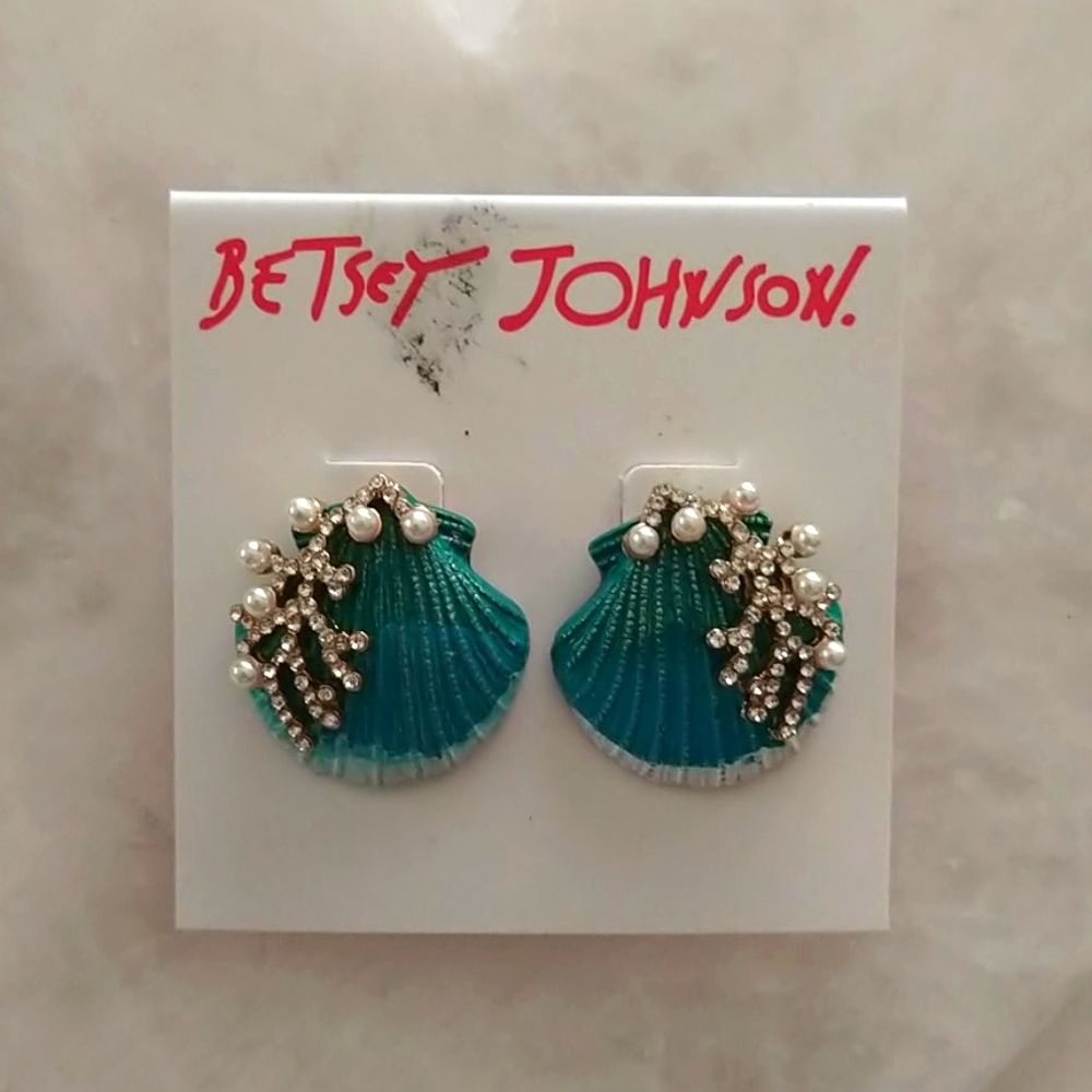 Betsey Johnson Seashell Earrings